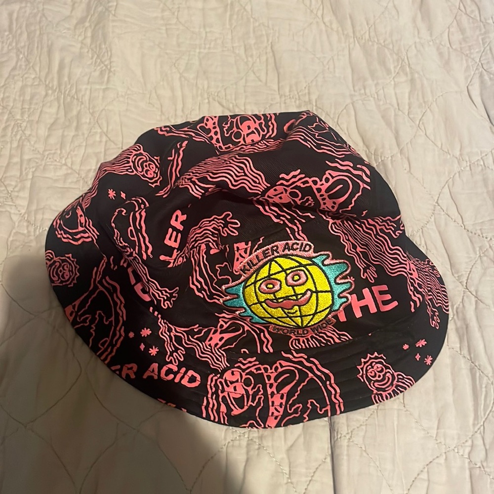 bucket hat